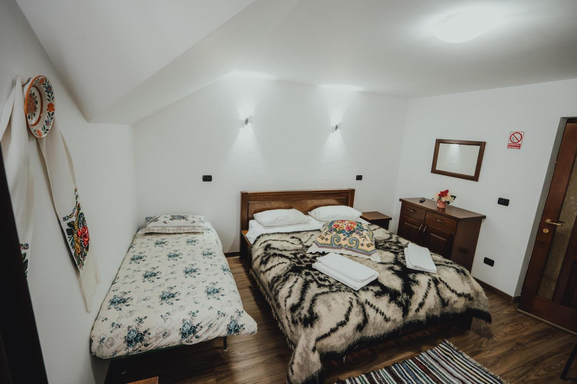 Popasul Calatorului Hotel Moisei Luaran gambar