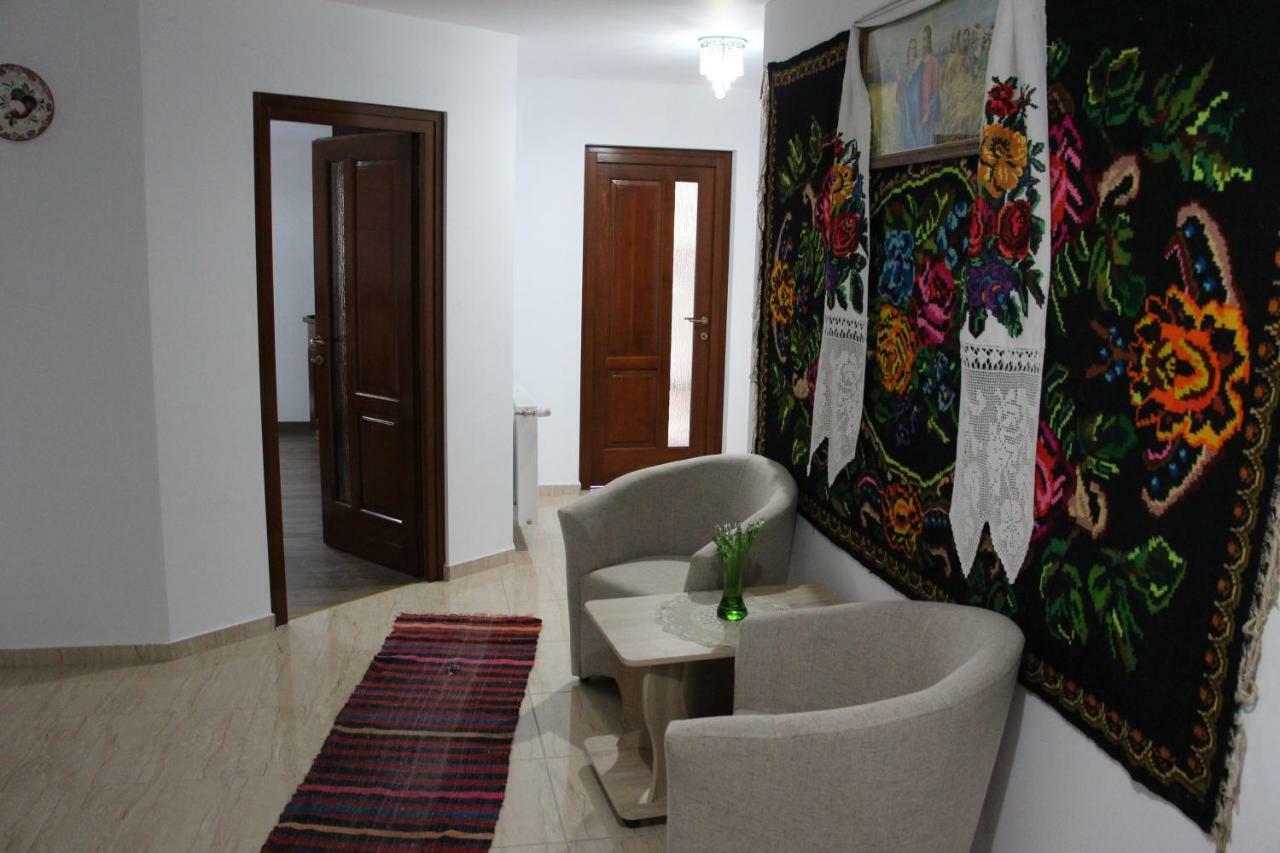 Popasul Calatorului Hotel Moisei Luaran gambar